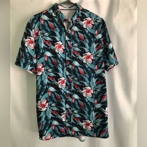 *SOLD* Like New/Excellent Condition Tropical Hawaiian Print Shirt Men’s Size L